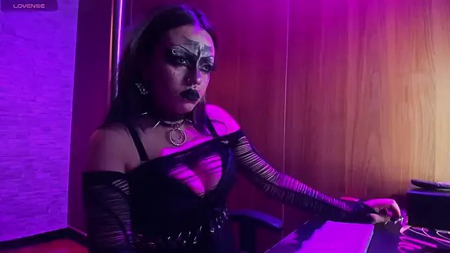 Belladonna_trix on StripChat