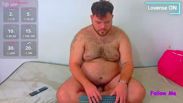 big_bearr on StripChat