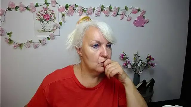 BlondyLeeBest on StripChat