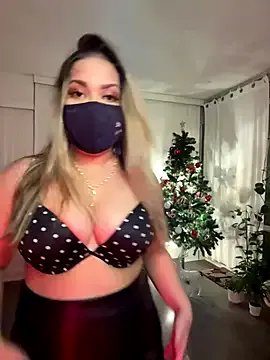 cam_divaa on StripChat