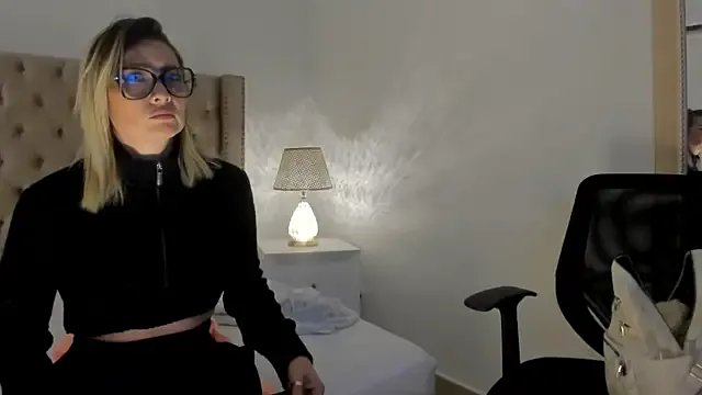 CandieGilson__ on StripChat