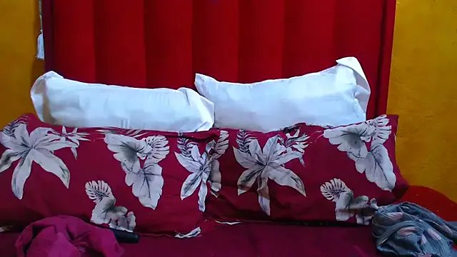 Candycrush2555 on StripChat