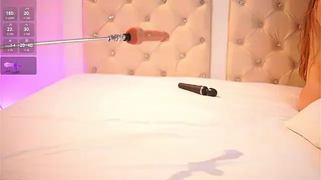 caroline_adams_ on StripChat