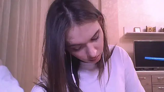 CeyaLier on StripChat