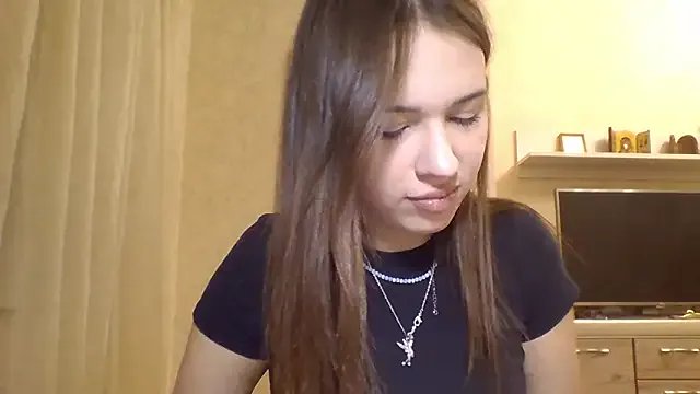 CeyaLier on StripChat