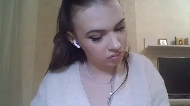 CeyaLier on StripChat