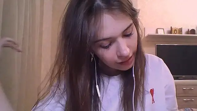 CeyaLier on StripChat