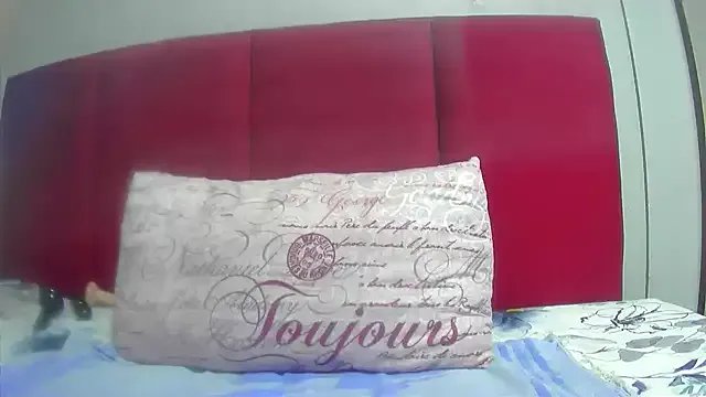 Cherrydollx on StripChat