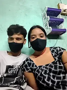 couplegk71 on StripChat