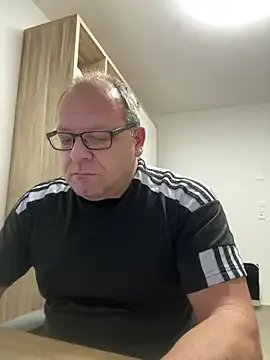 coupleLatinaLovers on StripChat