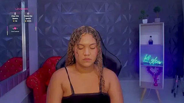 Cristal_War on StripChat