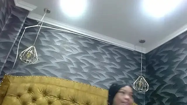 CrystalBrooke3x on StripChat