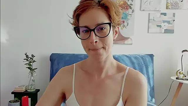 cuddlingbunny on StripChat 