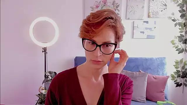 cuddlingbunny on StripChat 