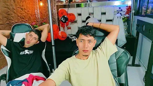 darwinandbrayann on StripChat