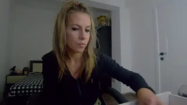 DedeSibel — Freechat on StripChat