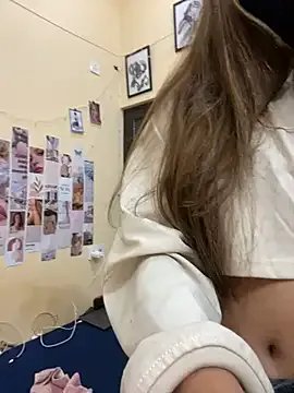 deepikaa_aroraa — remove clothes