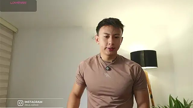 DeusbelliS on StripChat