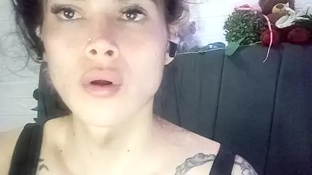 Devilnia9 on StripChat