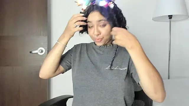 Dhalila_ on StripChat