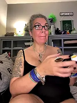 dieseldame1313 on StripChat