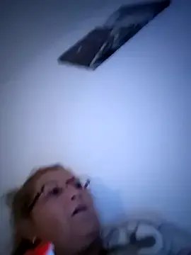 Divineblond on StripChat 