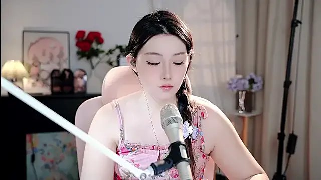 Dou-Dou-er on StripChat