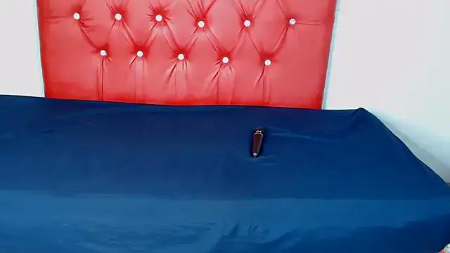 EbonyBentley — ASS CLAP