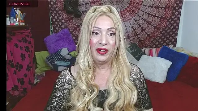 elena_evans on StripChat 