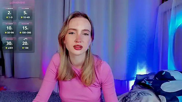 EllaBloom on StripChat 