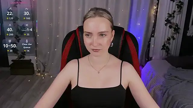 EllaBloom on StripChat 