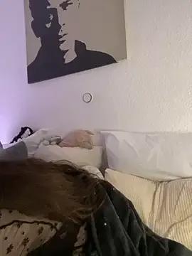 EllyNora — Naked 5 min