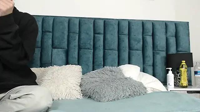 Emma_Foxi on StripChat