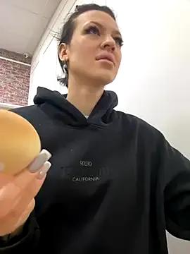 EmmaStarkk on StripChat 