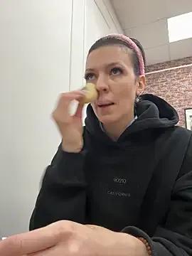 EmmaStarkk on StripChat 