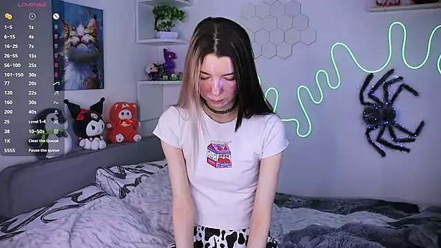 Emmie_shy on StripChat