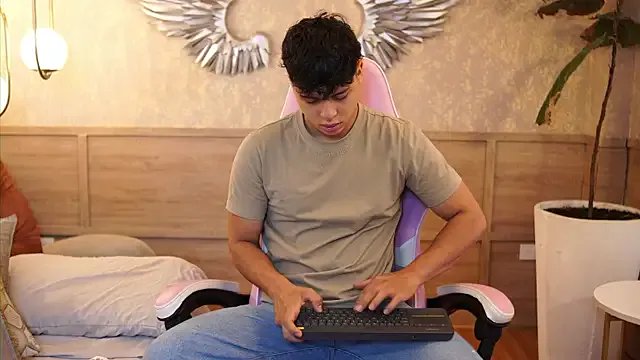 Ethan_occonor on StripChat