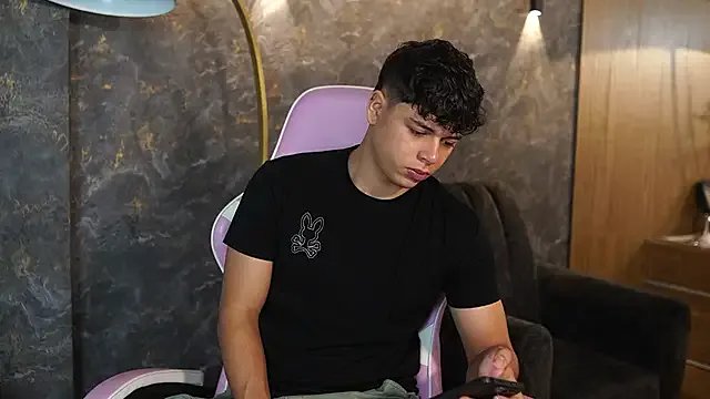 Ethan_occonor on StripChat