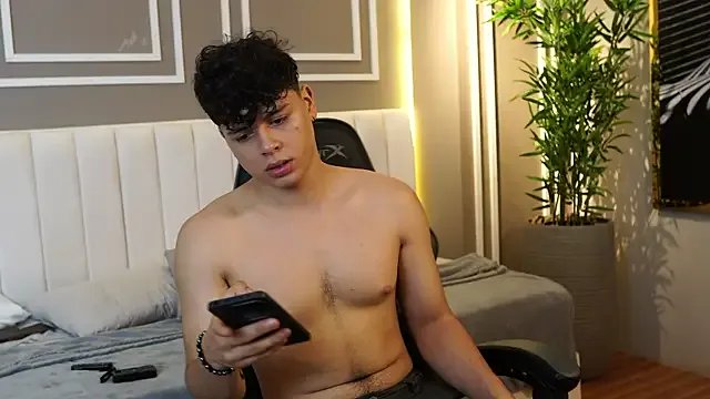 Ethan_occonor on StripChat