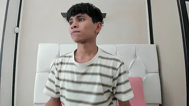 Ethan_Westt on StripChat