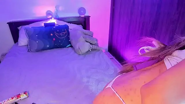 Flora_Minx on StripChat