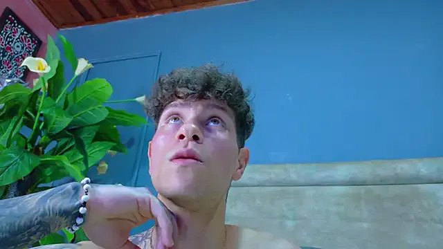 french_sexx on StripChat