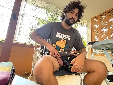 GeekyUCTop on StripChat 