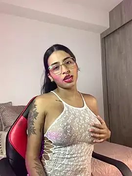 genesissara on StripChat