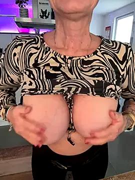 German_Milf — SHOW BOOBS+ 2 BEST FUCK VIDEOS