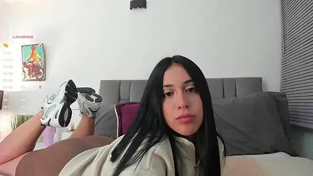 Gigi-bom on StripChat 