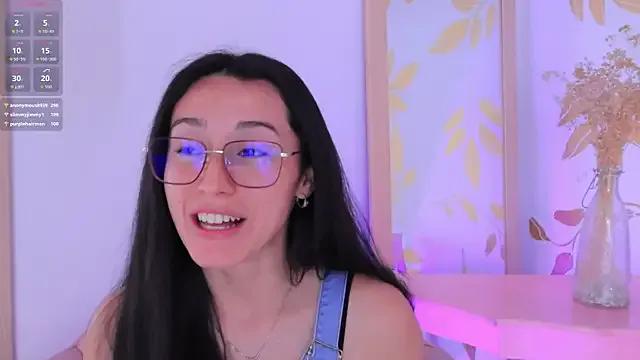 Ginevra_esposito —  Close-up lips & neck