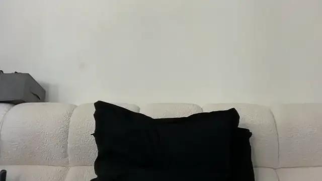 GiuliaDollx — 32cm + dernier tip domi