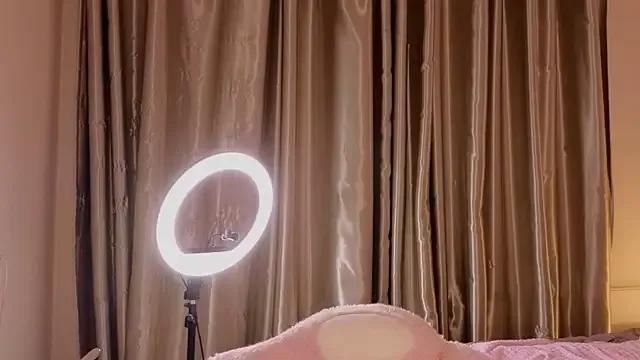 HanaMitsuri on StripChat 