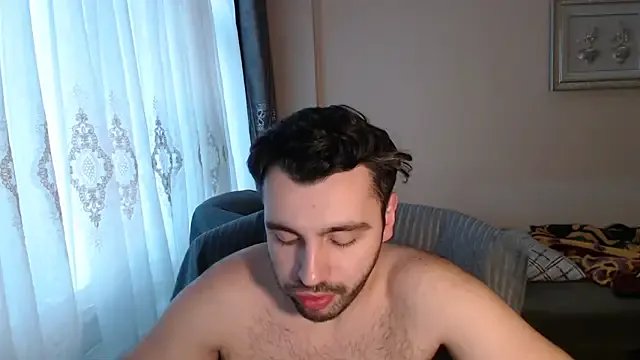 handsomeee04 on StripChat
